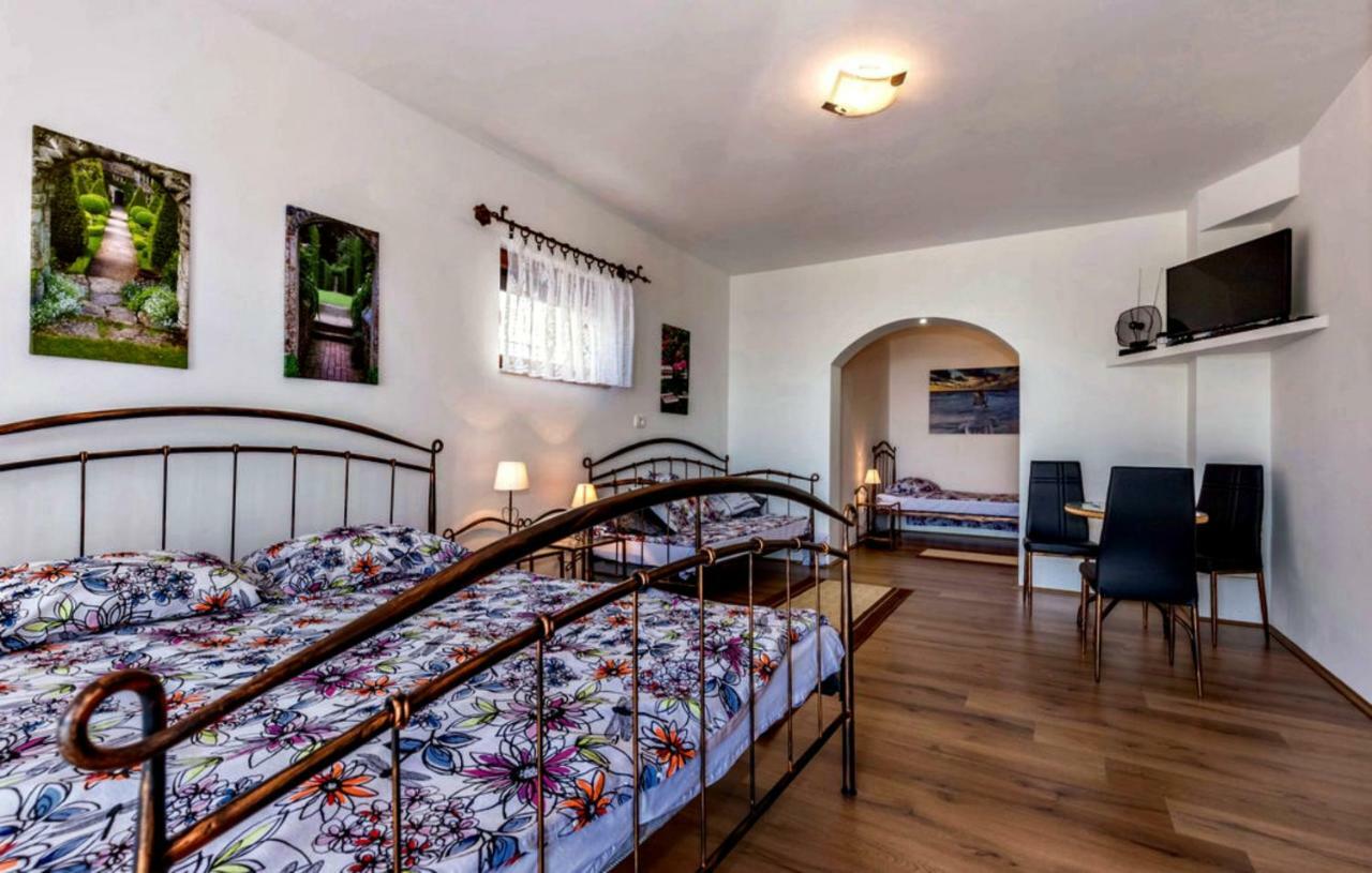 Apartment Anika Кострена Екстериор снимка